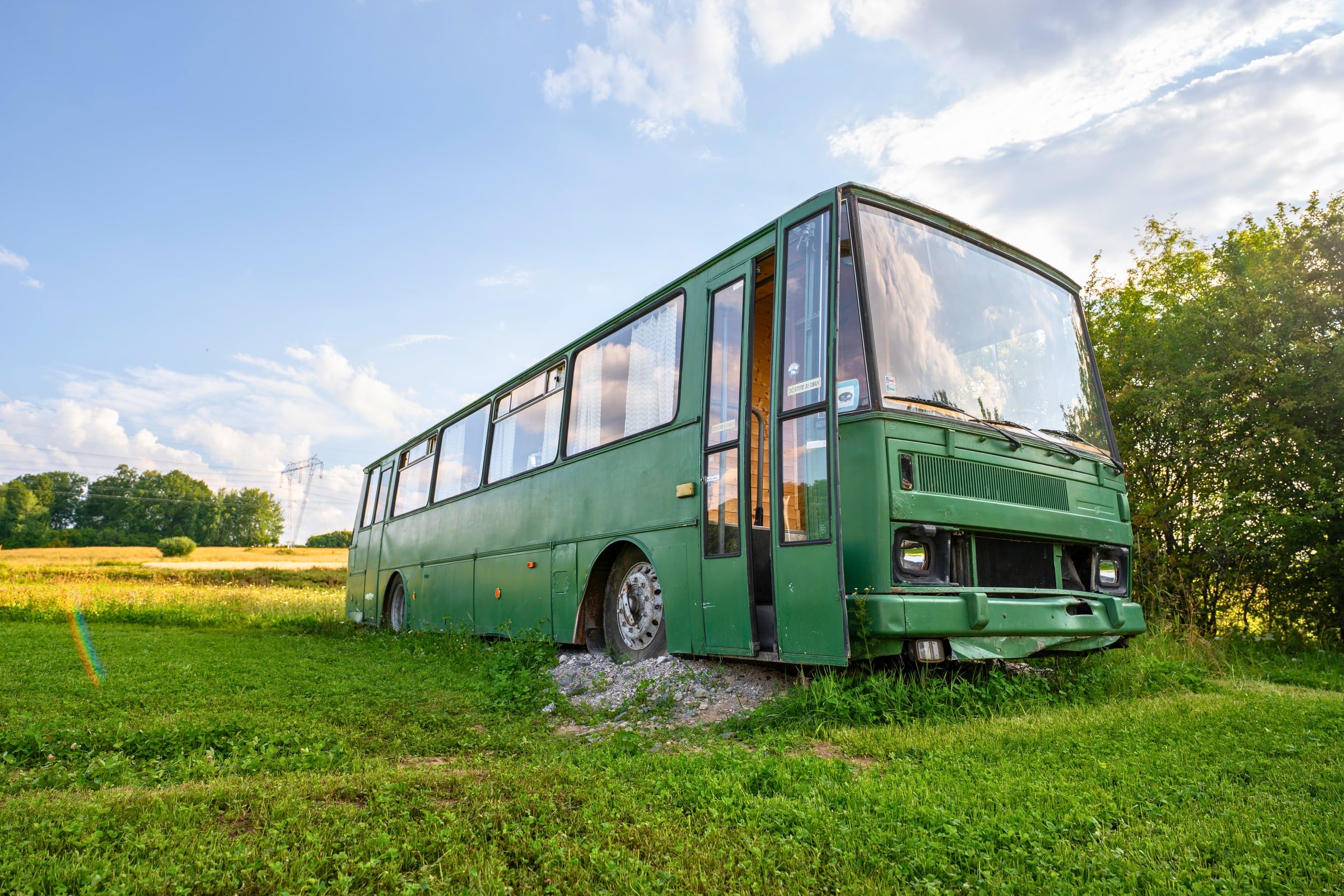 Autobuseek — Photo 1 of 4